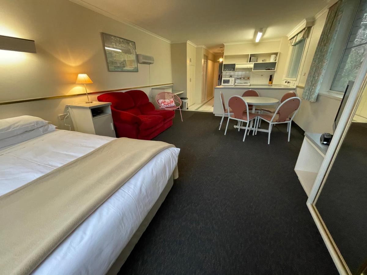 לונסטון Parklane Motel מראה חיצוני תמונה