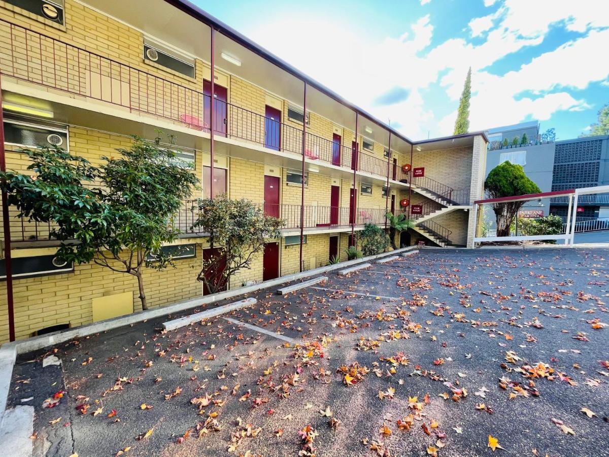 לונסטון Parklane Motel מראה חיצוני תמונה
