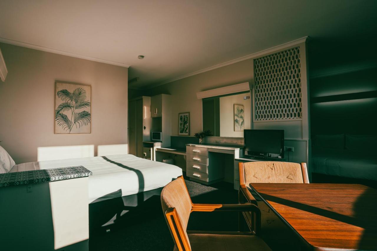 לונסטון Parklane Motel מראה חיצוני תמונה
