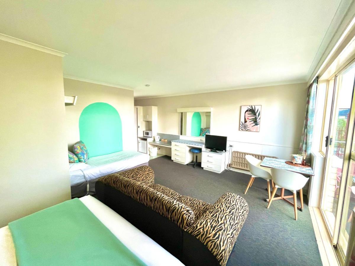 לונסטון Parklane Motel מראה חיצוני תמונה