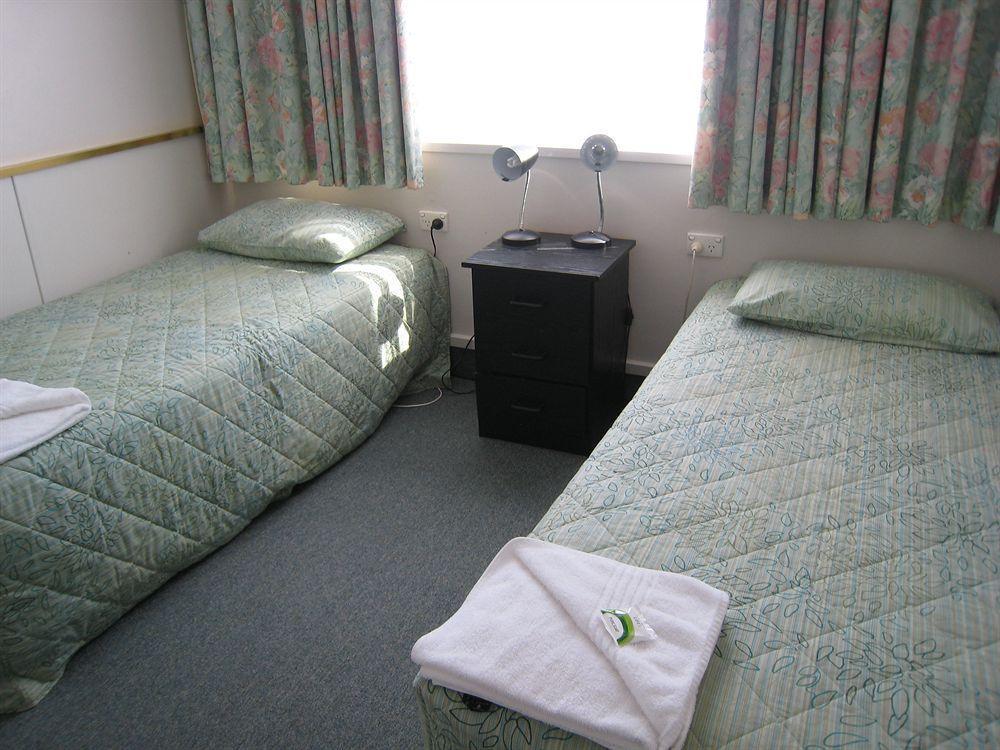 לונסטון Parklane Motel מראה חיצוני תמונה