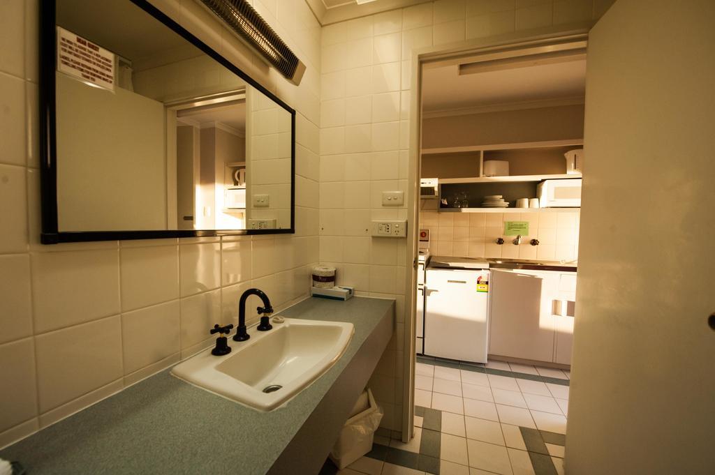 לונסטון Parklane Motel מראה חיצוני תמונה