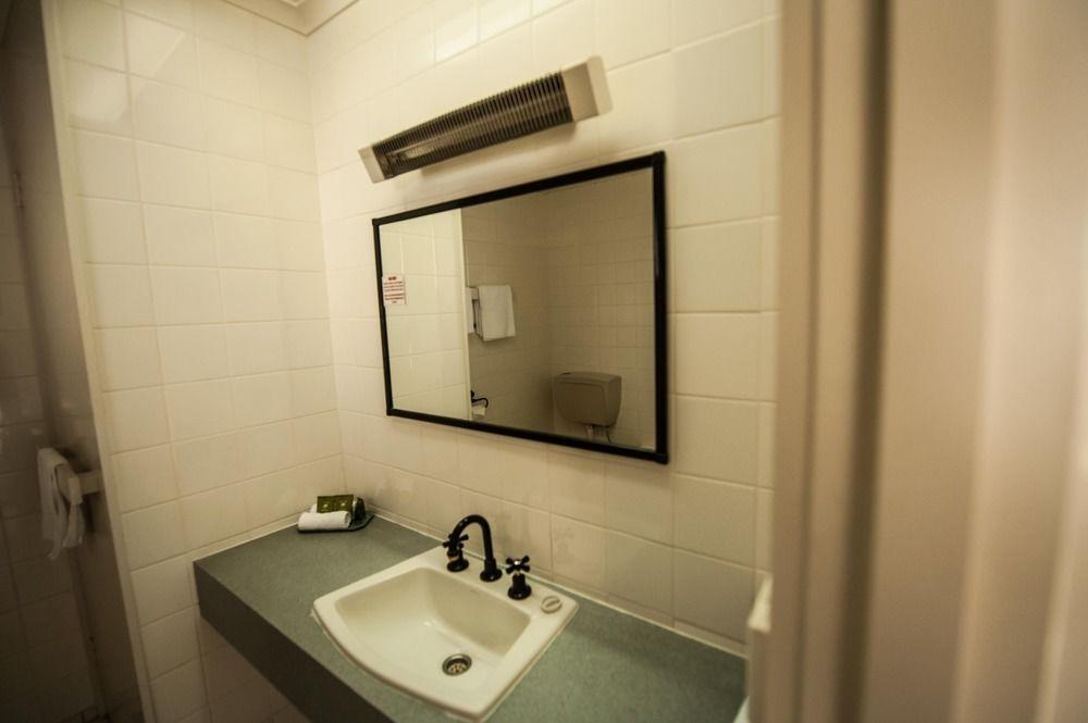 לונסטון Parklane Motel מראה חיצוני תמונה