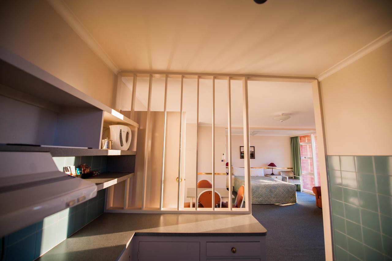 לונסטון Parklane Motel מראה חיצוני תמונה